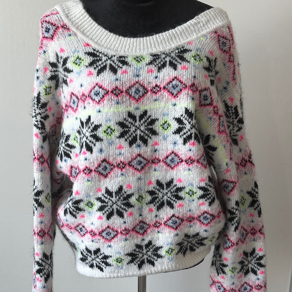 Victoria Secret, Fate Sweater